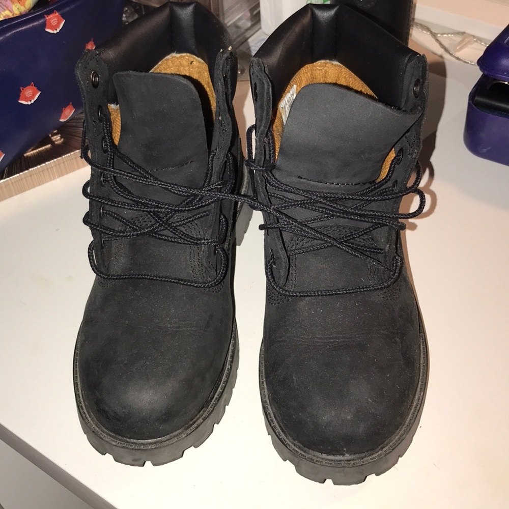 🔥 BLACK TIMBERLAND BOOTS - SIZE 2.5 🔥